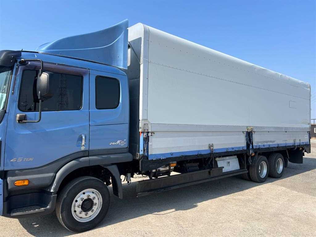 medium and large cargo truck - Vista 9