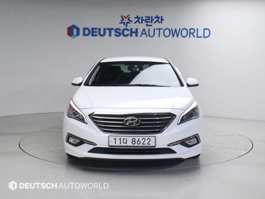 HYUNDAI Sonata - Vista 3