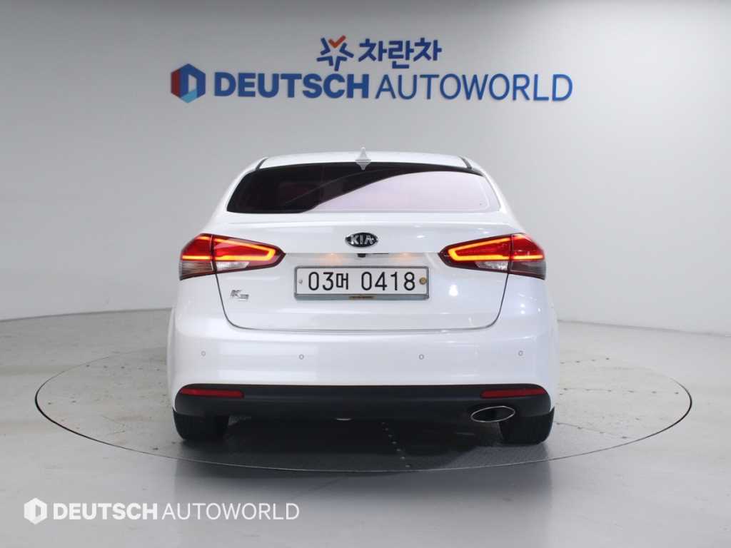 KIA K3 - Vista 4