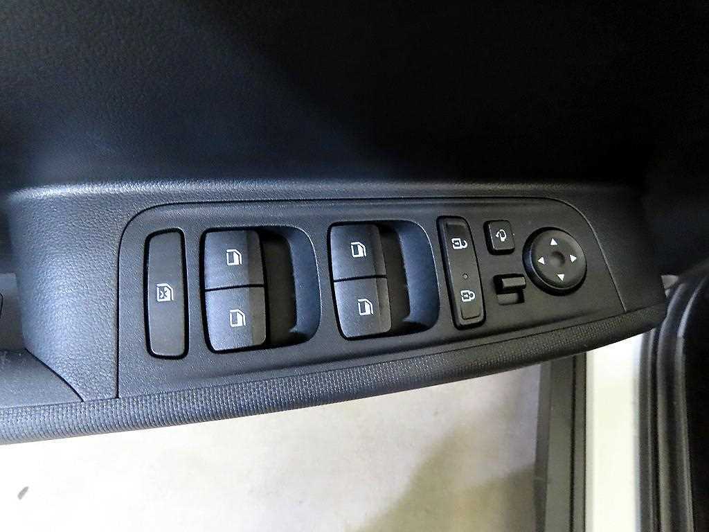 HYUNDAI Casper - Vista 12