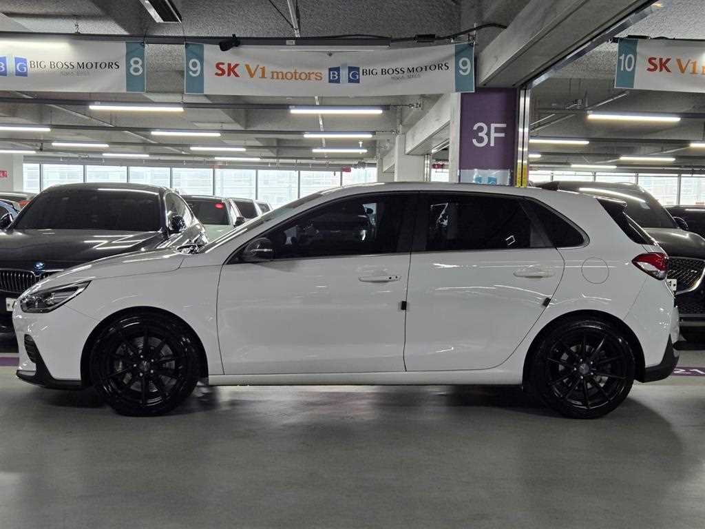 HYUNDAI i30 - Vista 3
