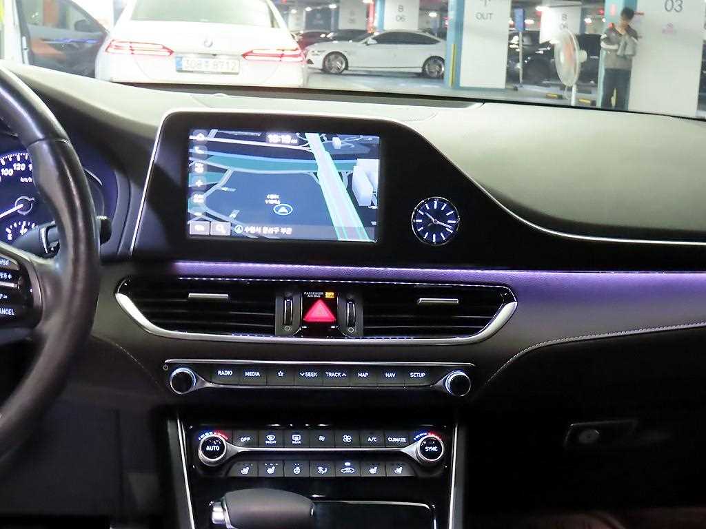 HYUNDAI Grandeur - Vista 11
