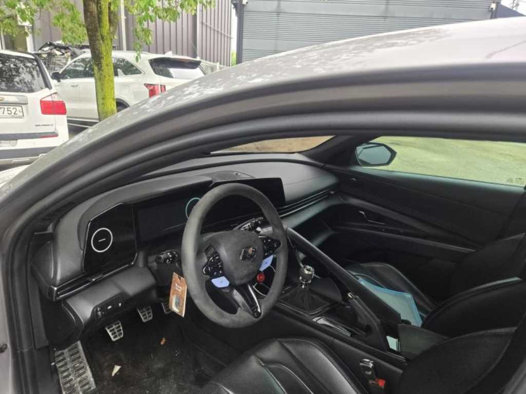 HYUNDAI Avante - Vista 6