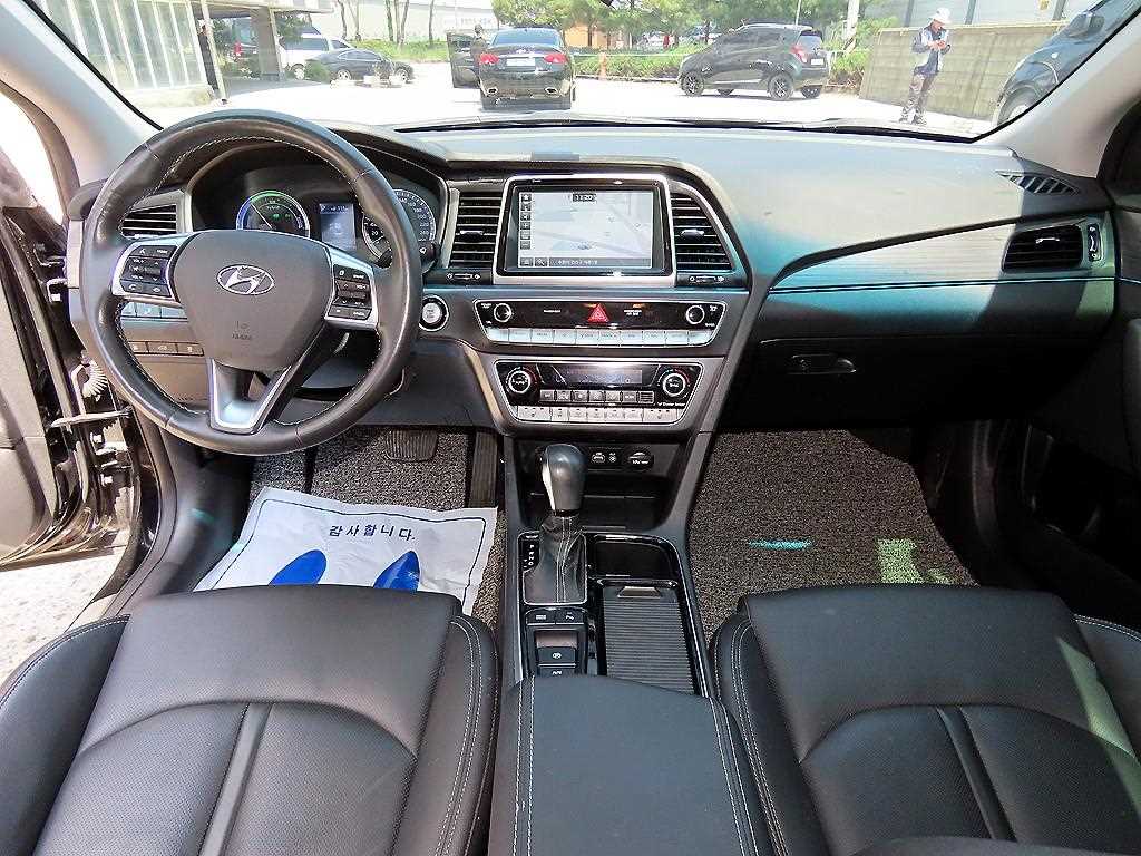 HYUNDAI Sonata - Vista 7