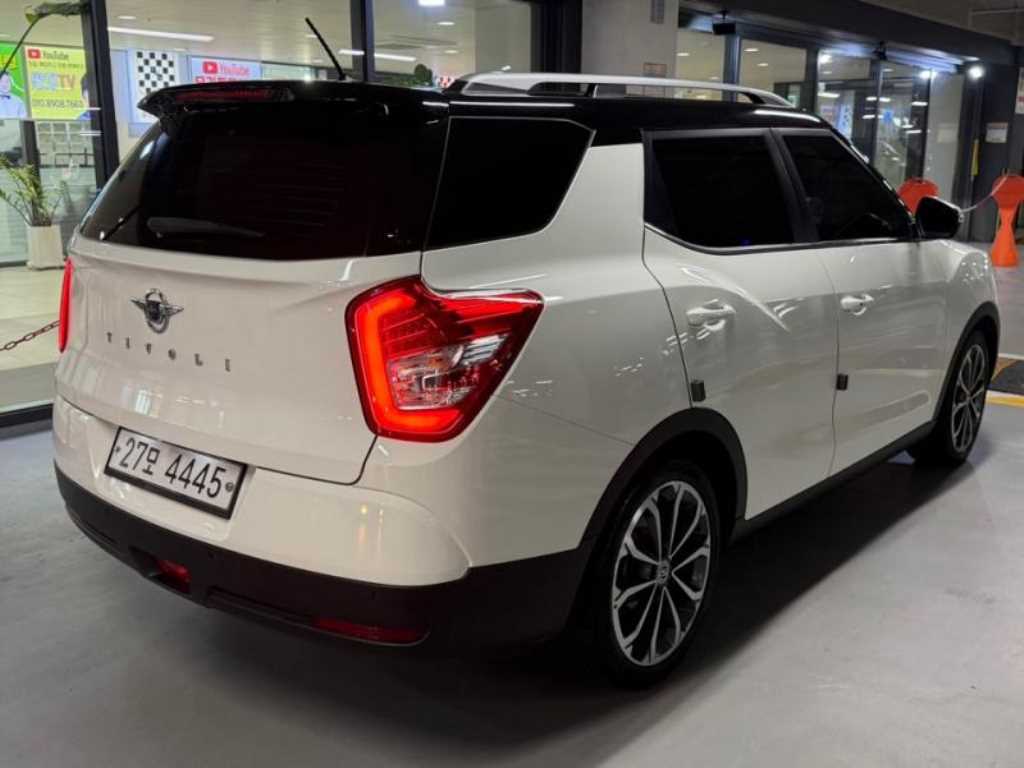 Ssangyong Tivoli - Vista 4