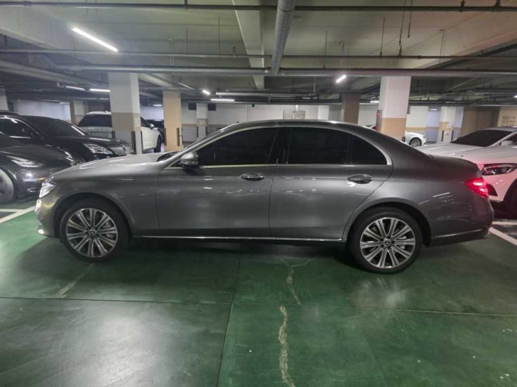 Mercedes Benz E class - Vista 2