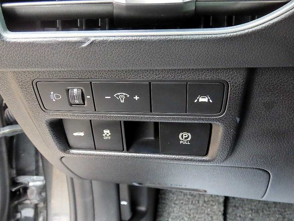 HYUNDAI Sonata - Vista 12