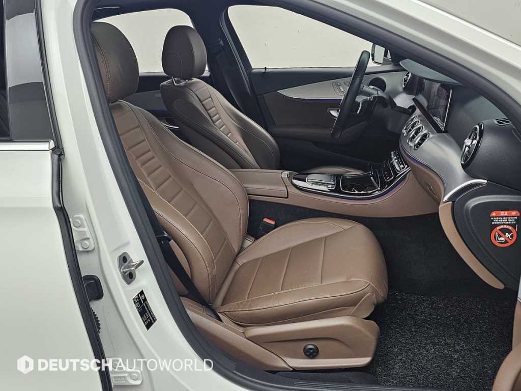Mercedes Benz E class - Vista 10