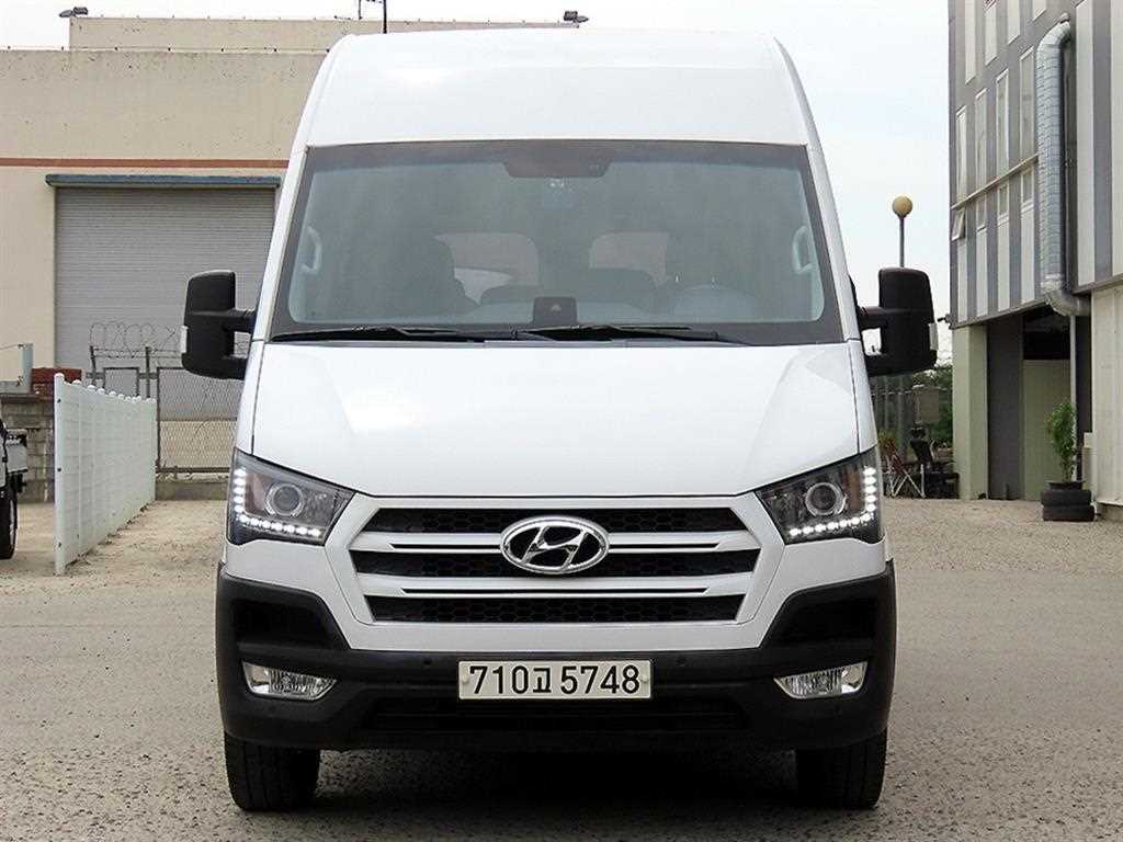 HYUNDAI Solati 2021 Blanco - Importación desde Corea - HF Imports Iquique - Foto 1