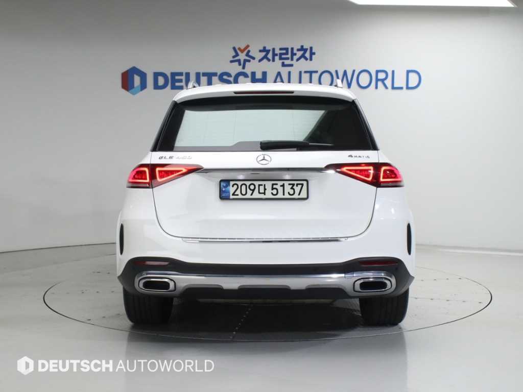 Mercedes Benz GLE Class - Vista 4