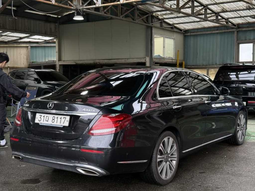 Mercedes Benz E class - Vista 2