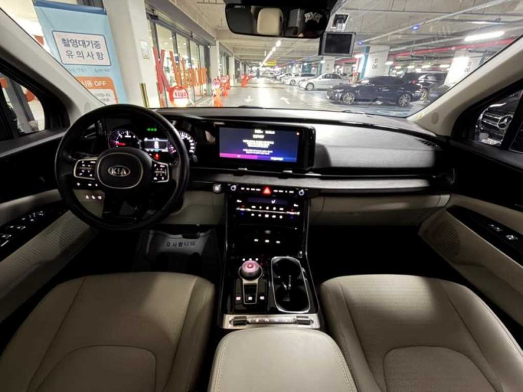 KIA Carnival - Vista 6