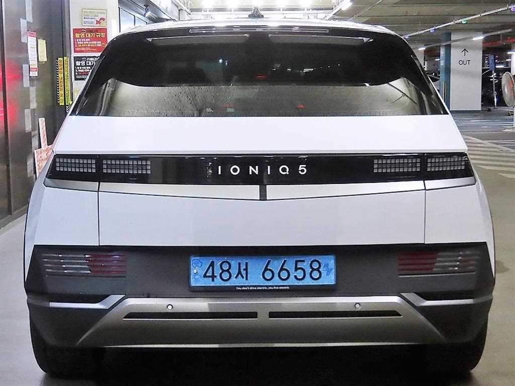 HYUNDAI Ioniq 5 - Vista 5