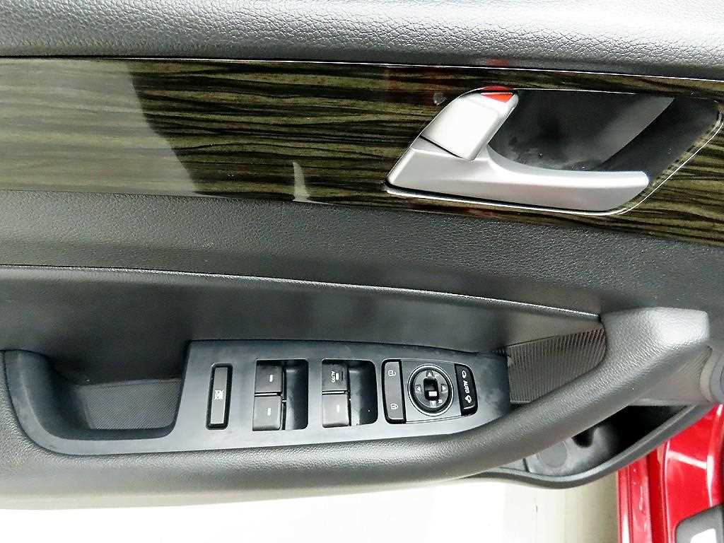 HYUNDAI Sonata - Vista 11