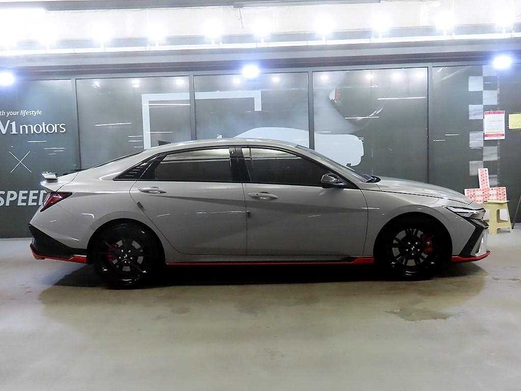 HYUNDAI Avante - Vista 3