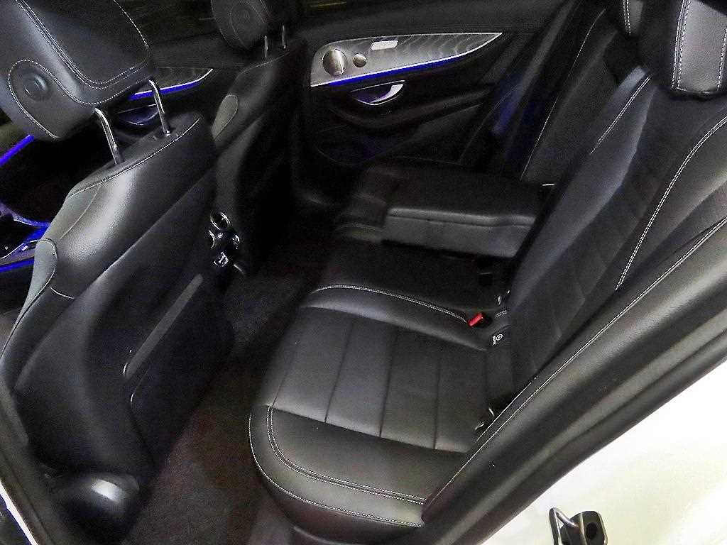 Mercedes Benz E class - Vista 7