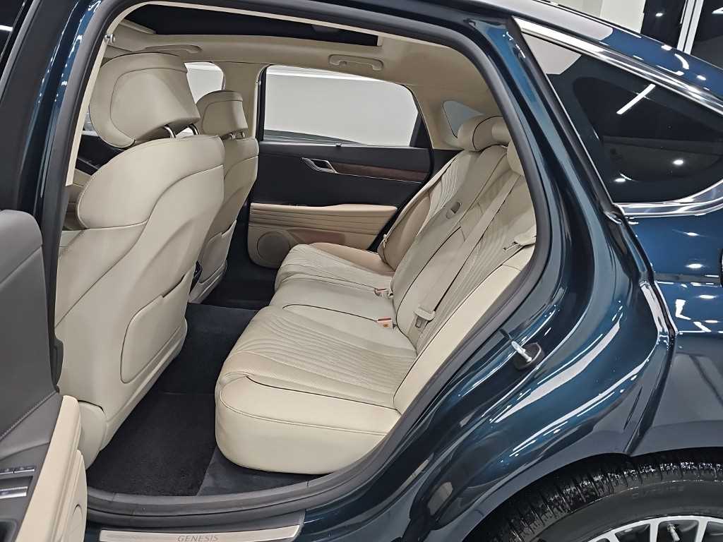 Genesis G80 - Vista 12