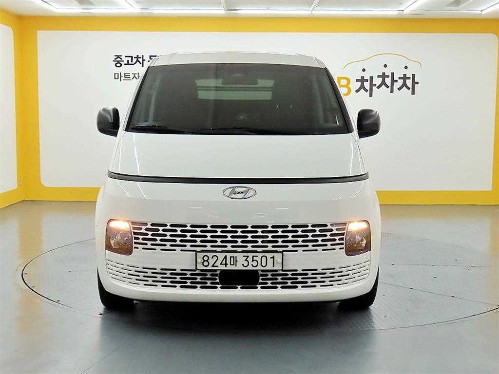 HYUNDAI Staria - Vista 3