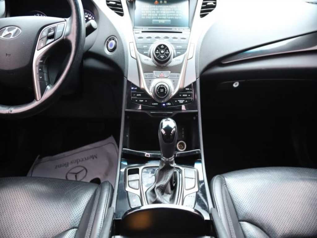HYUNDAI Grandeur - Vista 9