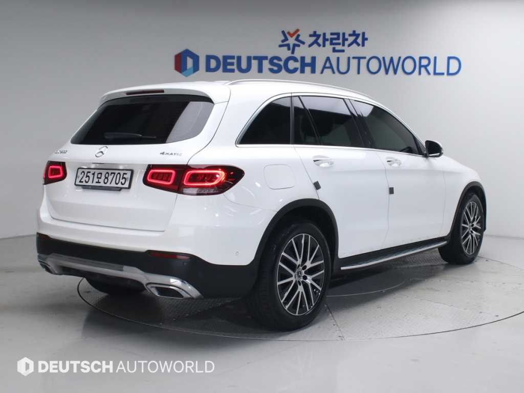 Mercedes Benz GLC Class - Vista 2