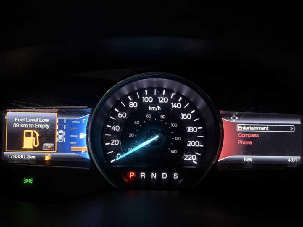 Ford Explorer - Vista 3