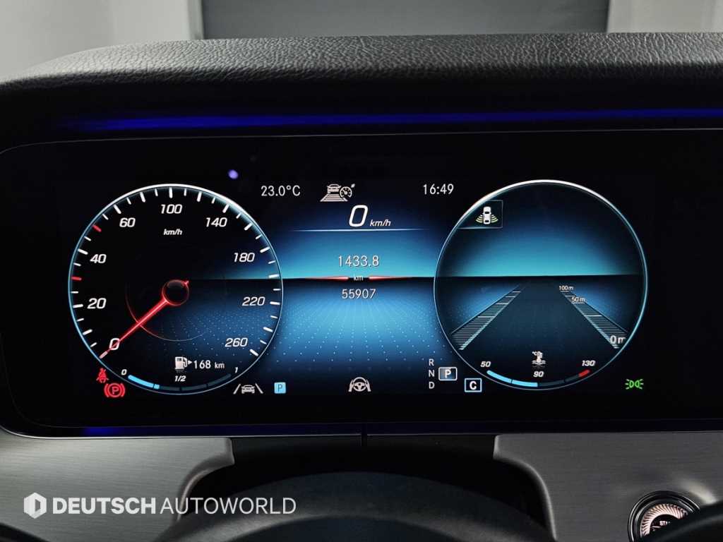 Mercedes Benz E class - Vista 8