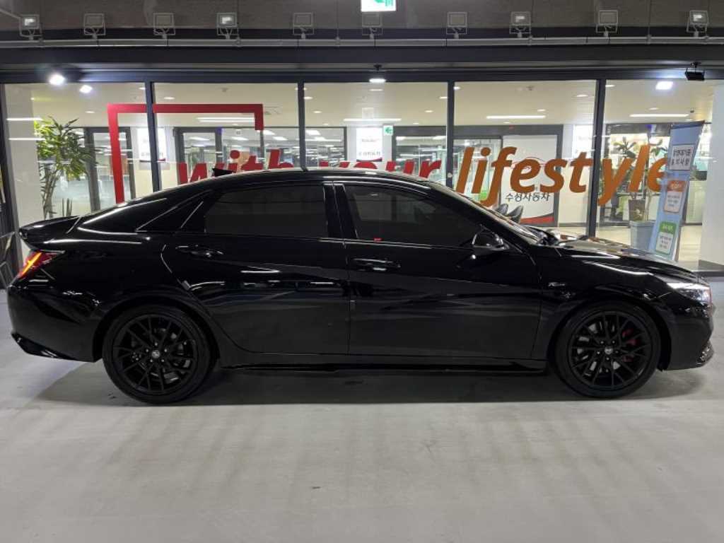 HYUNDAI Avante - Vista 3