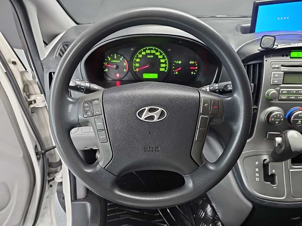 HYUNDAI Starex - Vista 9