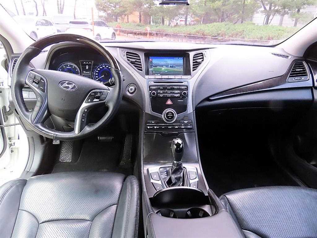 HYUNDAI Grandeur - Vista 7