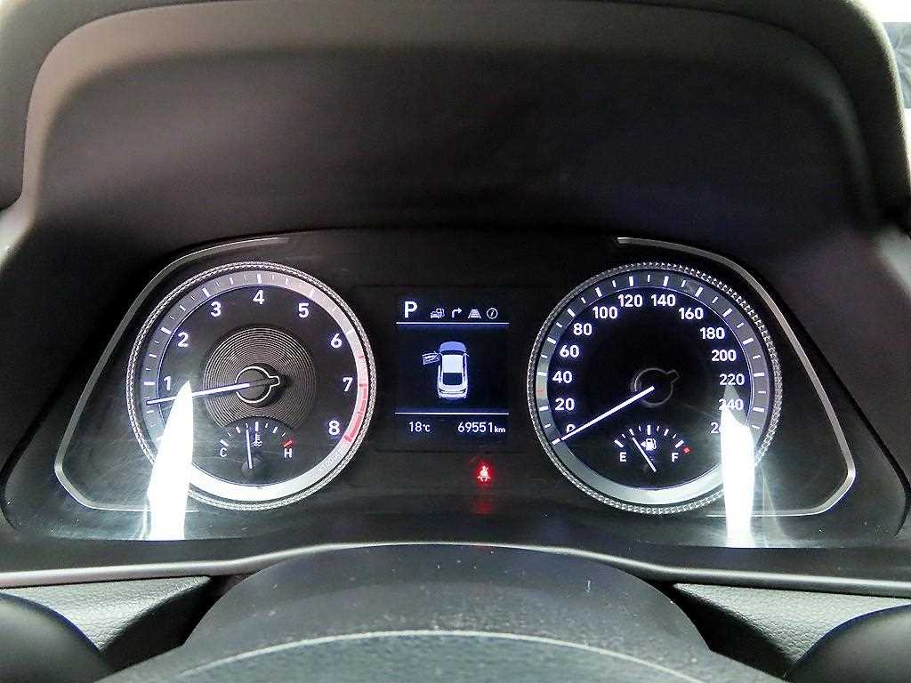 HYUNDAI Sonata - Vista 9