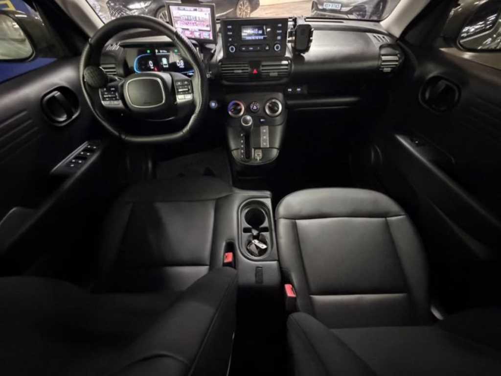 HYUNDAI Casper - Vista 6