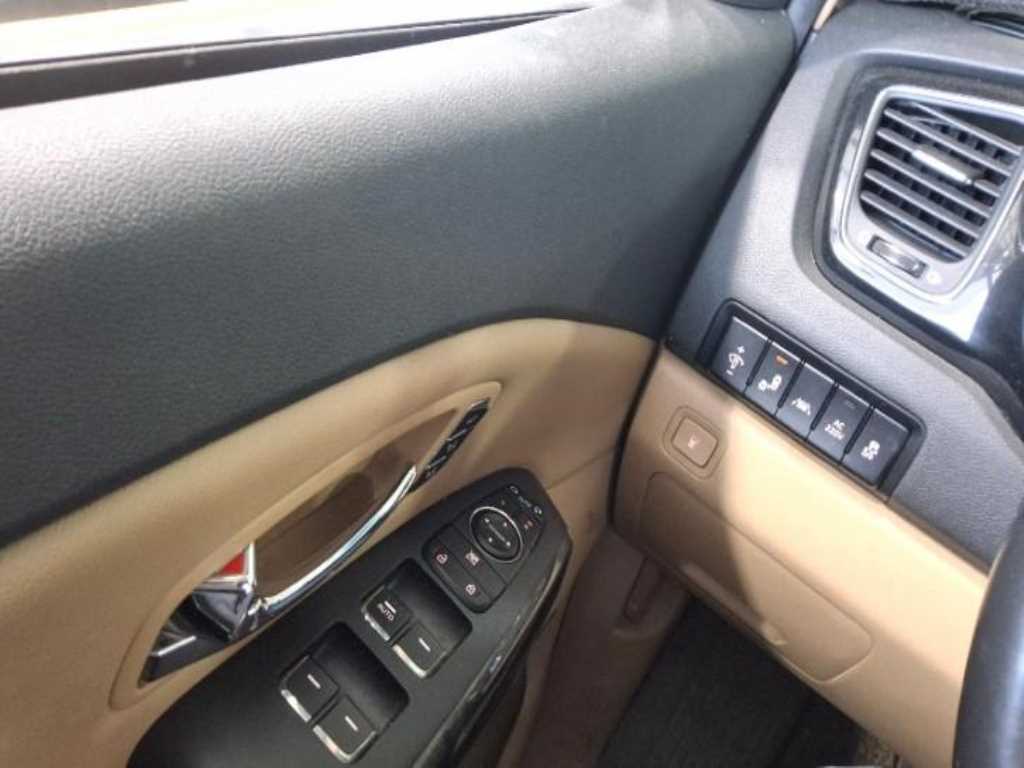 KIA Carnival - Vista 3