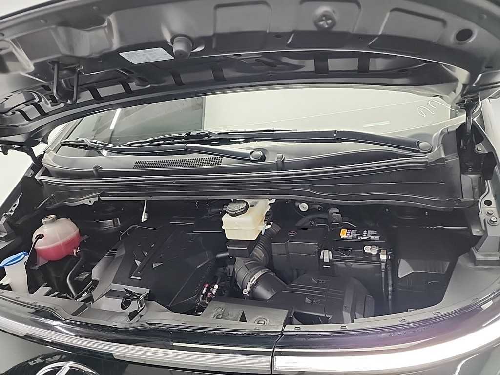 HYUNDAI Staria - Vista 5