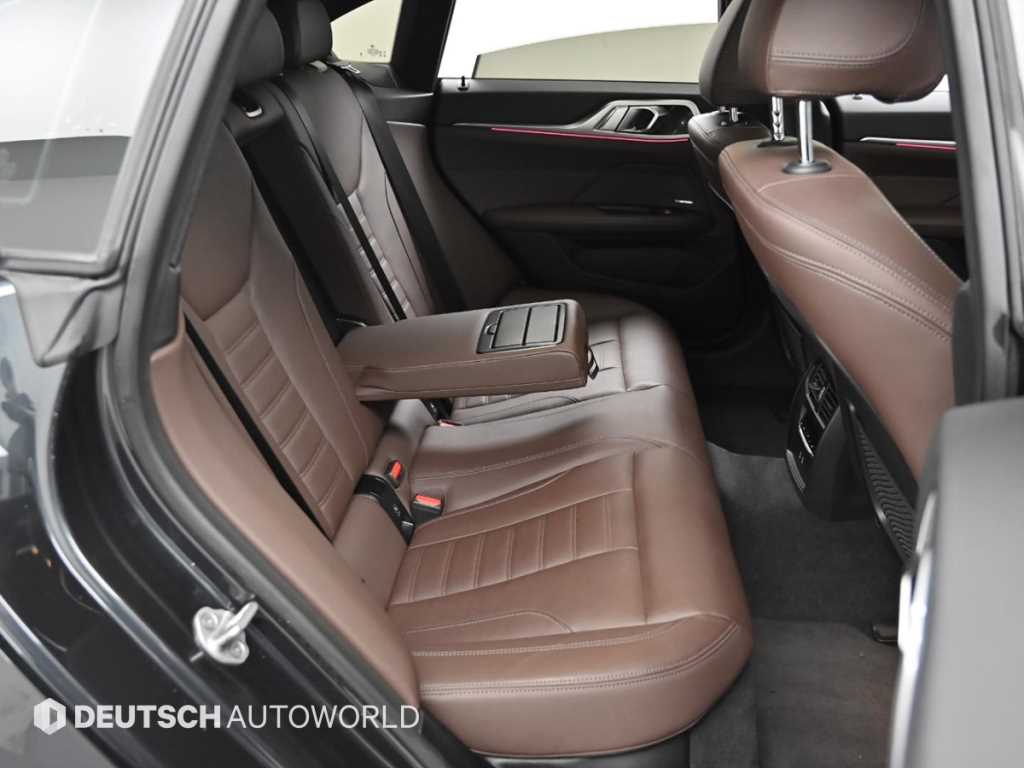 BMW i4 - Vista 12