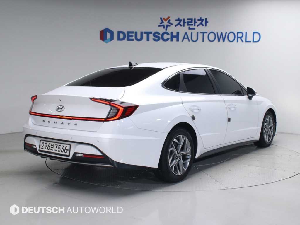 HYUNDAI Sonata - Vista 2