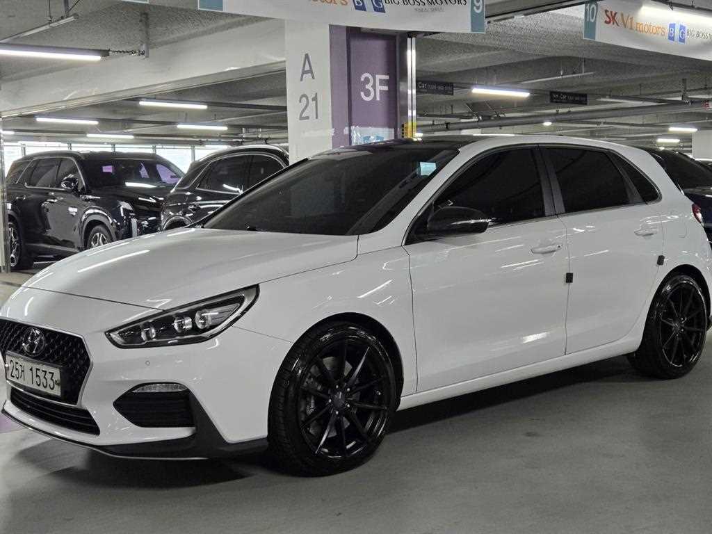 HYUNDAI i30 2018 Blanco - Importación desde Corea - HF Imports Iquique - Foto 1