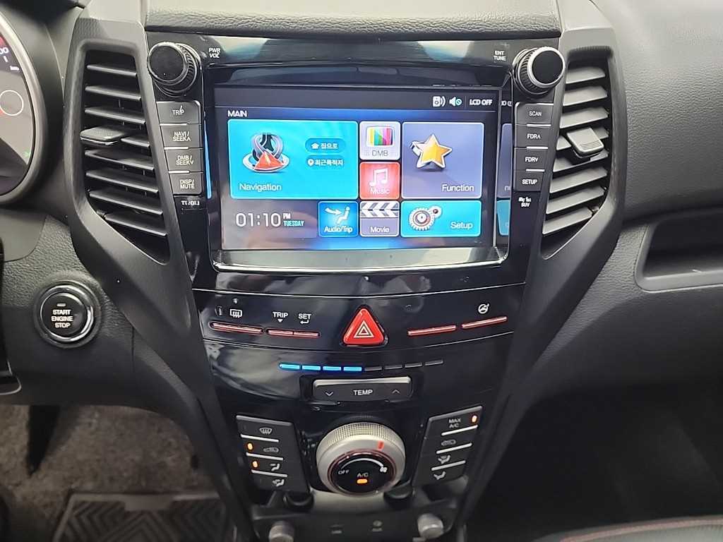 Ssangyong Tivoli - Vista 10