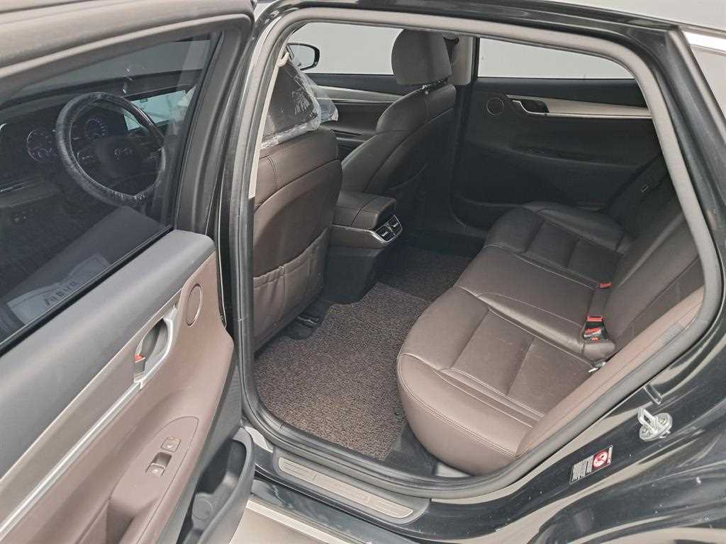HYUNDAI Grandeur - Vista 12