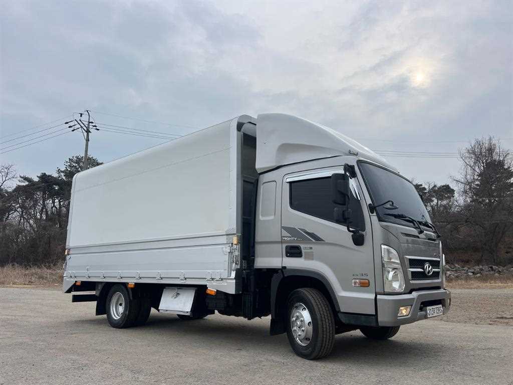 medium and large cargo truck - Vista 2
