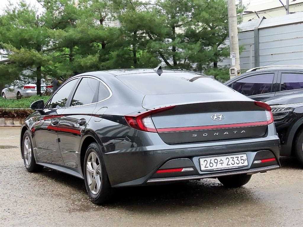 HYUNDAI Sonata - Vista 3