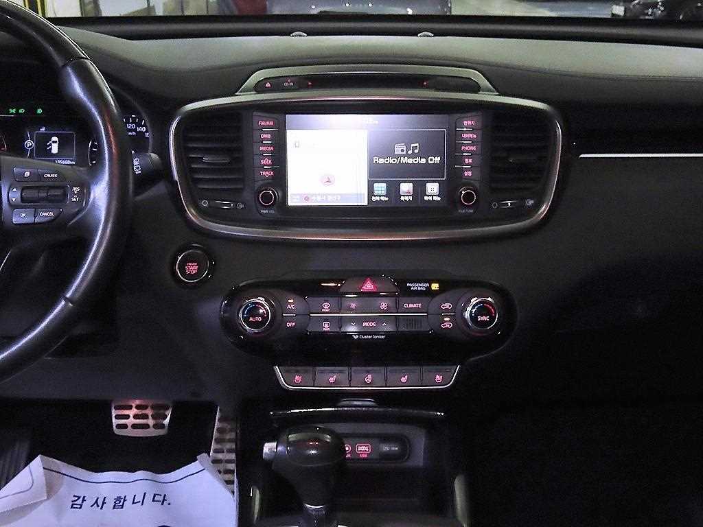 KIA Sorento - Vista 11