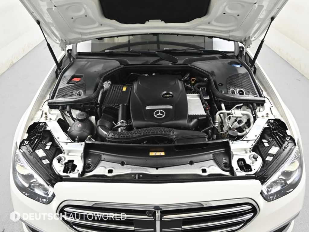 Mercedes Benz E class - Vista 6