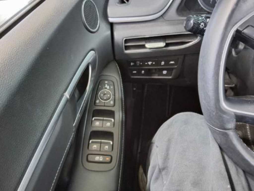 HYUNDAI Sonata - Vista 2