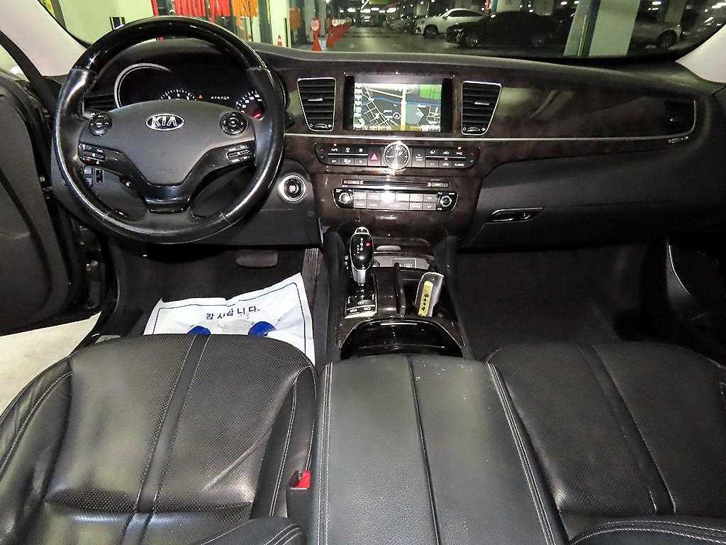 KIA K9 - Vista 10