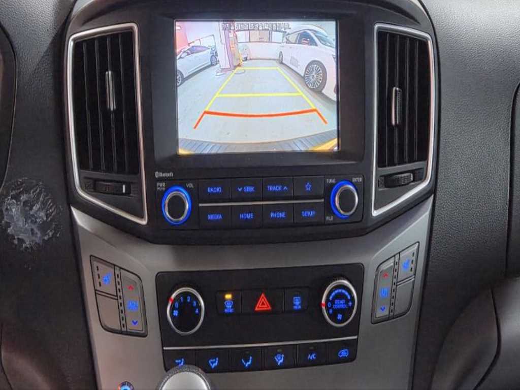 HYUNDAI Starex - Vista 11