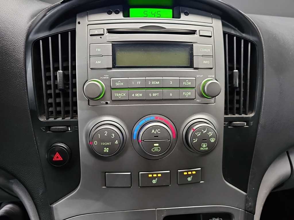 HYUNDAI Starex - Vista 10