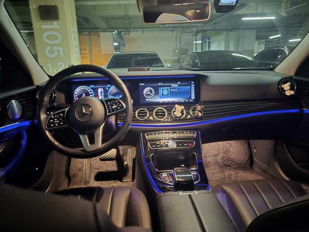 Mercedes Benz E class - Vista 5