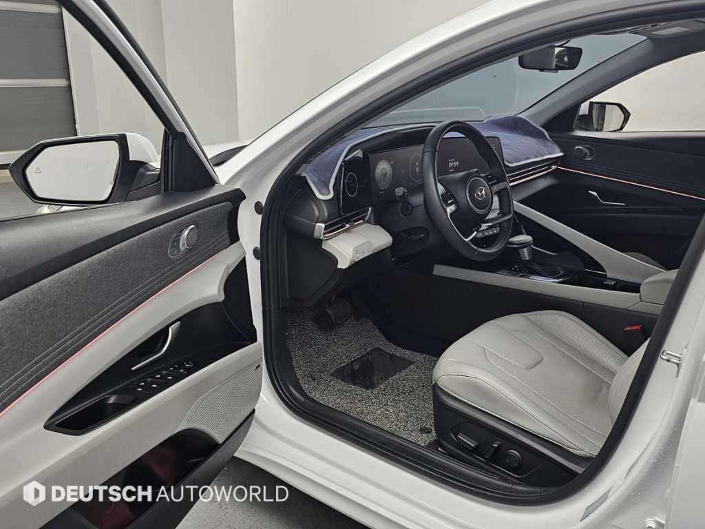HYUNDAI Avante - Vista 11