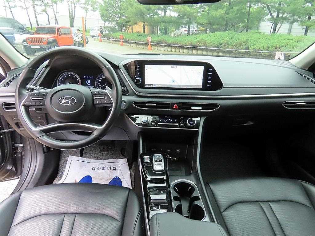 HYUNDAI Sonata - Vista 7
