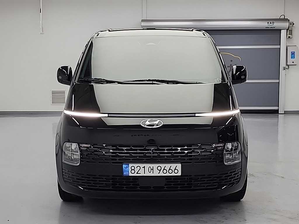 HYUNDAI Staria - Vista 2